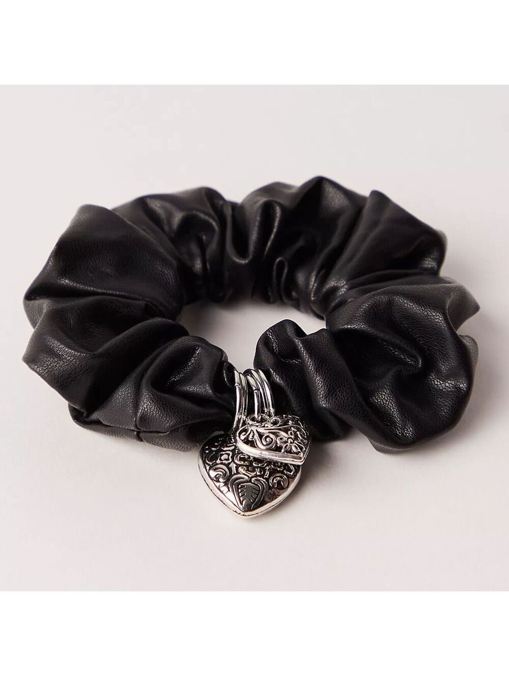 (BLACK) FREE PEOPLE MIDNIGHT RIDE PONY LOCKET SCRUNCHIE NWT